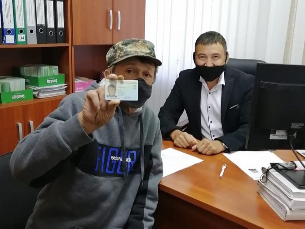 Қостанай облысының тұрғыны 30 жыл бойы кеңестік қызыл паспортпен жүрген