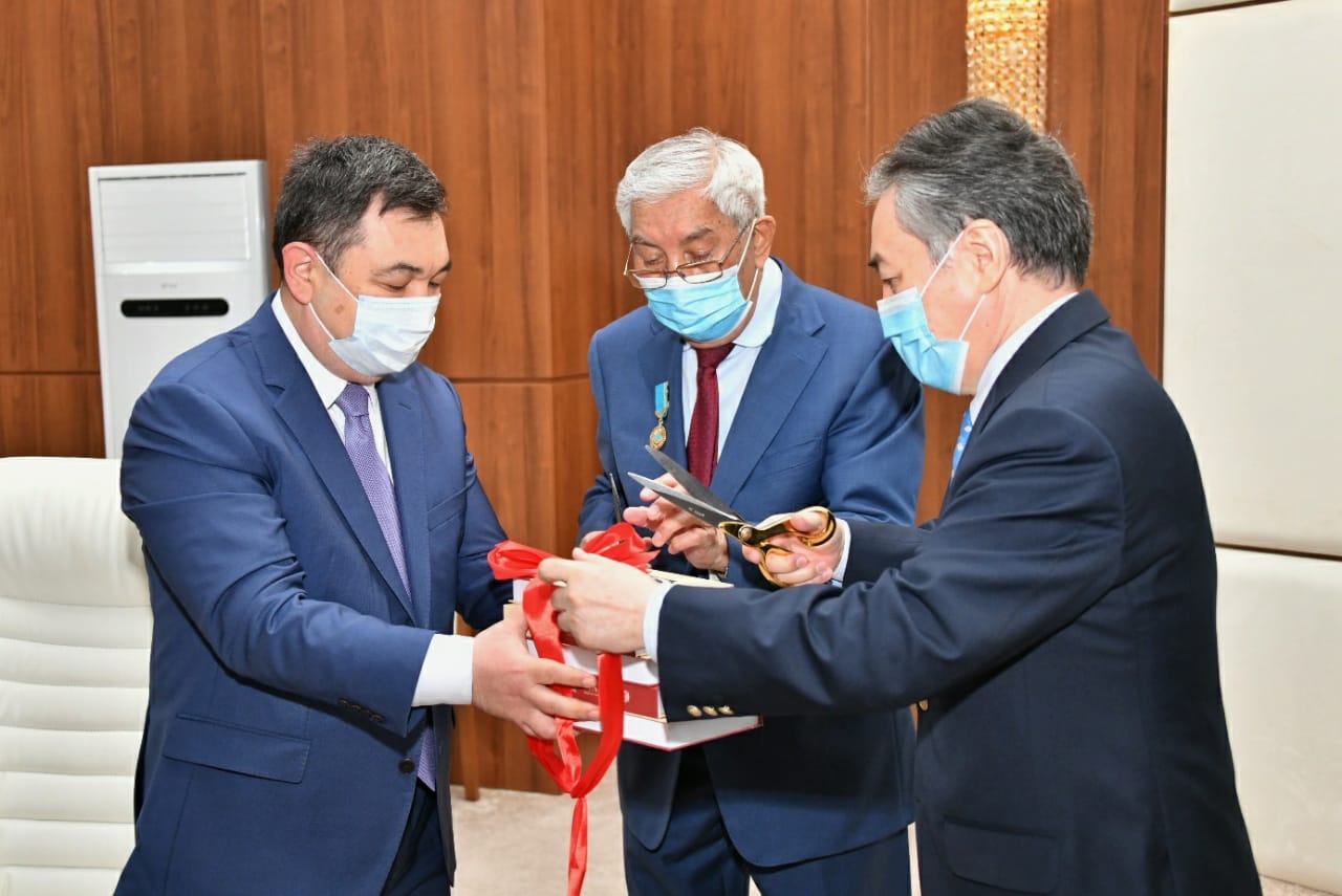 Абай шығармаларының қырғыз тіліндегі академиялық басылымы таныстырылды