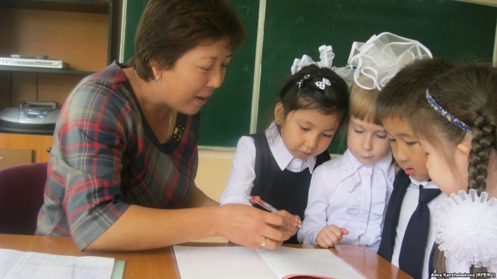 "Білім саласына қосқан үлесі үшін" төсбелгісін алуға 659 өтініш түскен