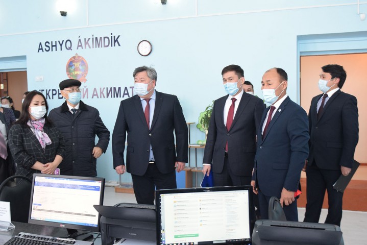 Атыраудың Құрманғазы ауданында "Ашық әкімдік" кеңсесі ашылды
