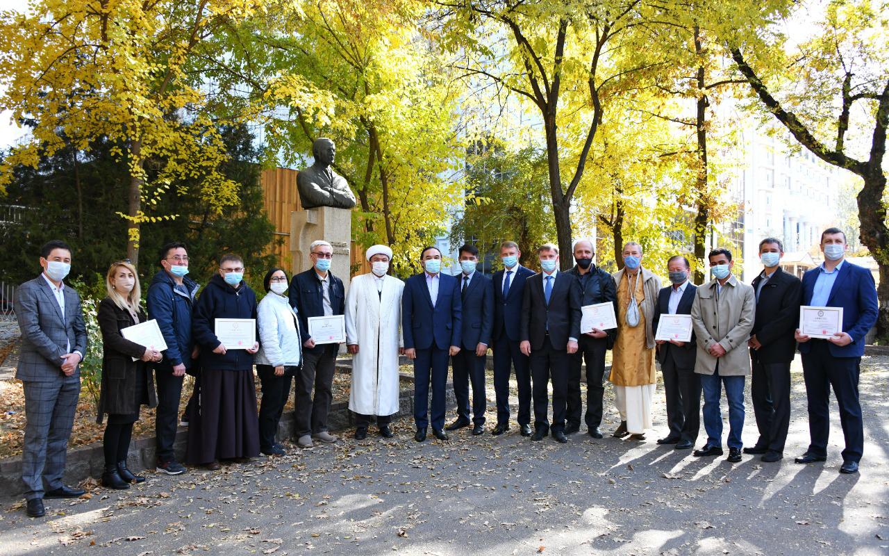 Алматыда діни бірлестіктер көшбасшыларын Рухани келісім күнімен құттықтады