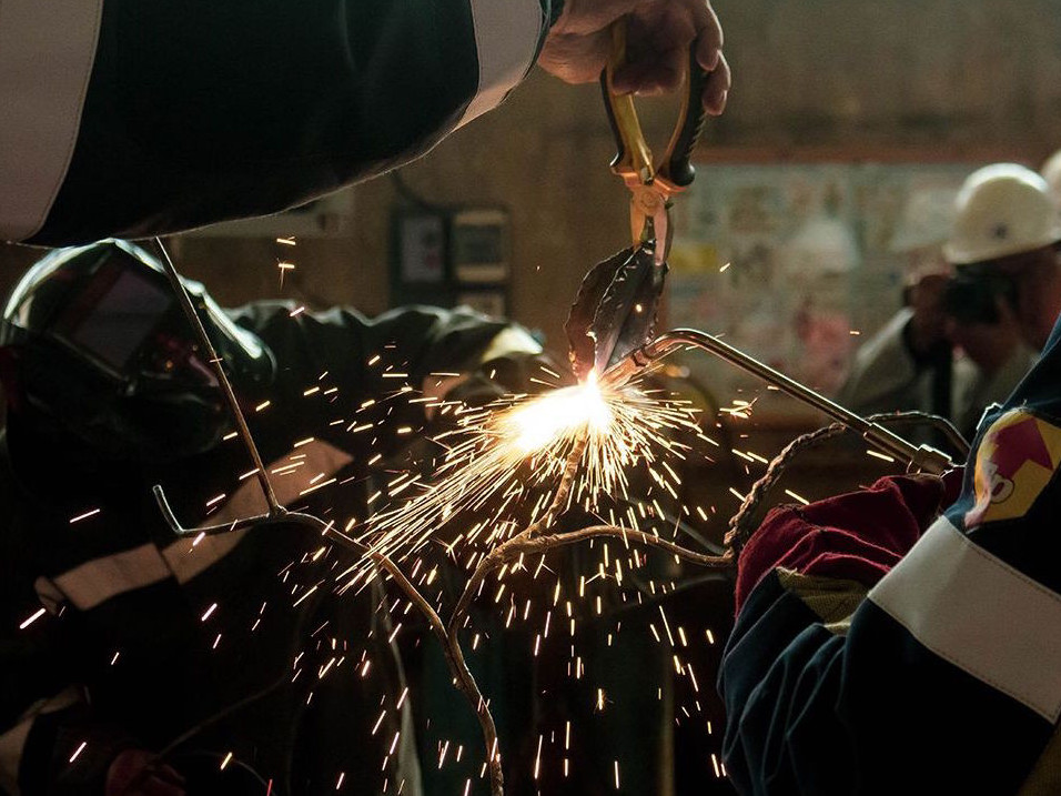 Павлодарда сервистік кәсіпорын кран құрастырып шықты