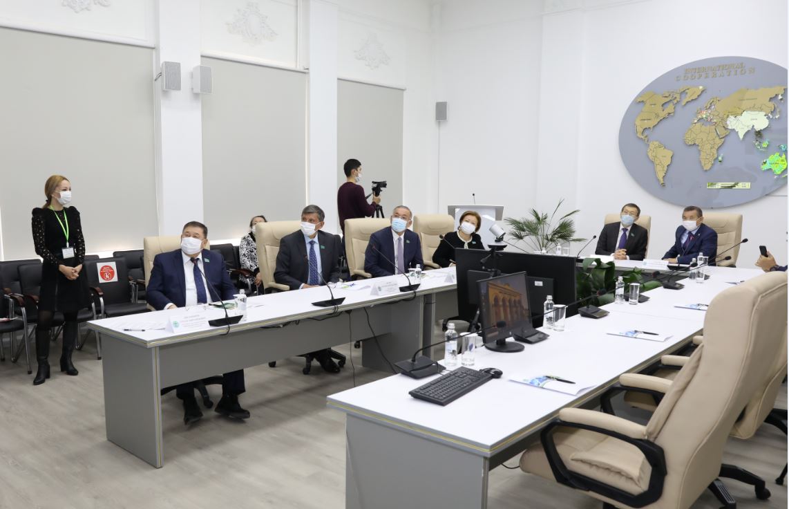 Сенат депутаттары аграрлық университетке келді