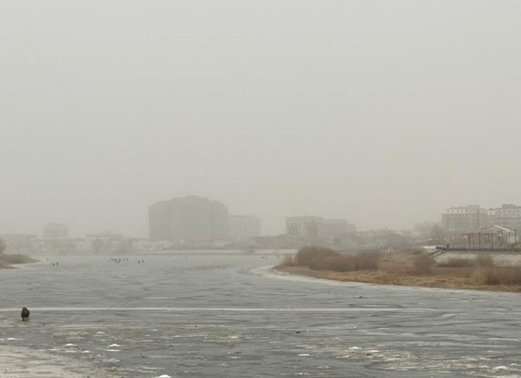 Атырауды шаңды дауыл басып қалды