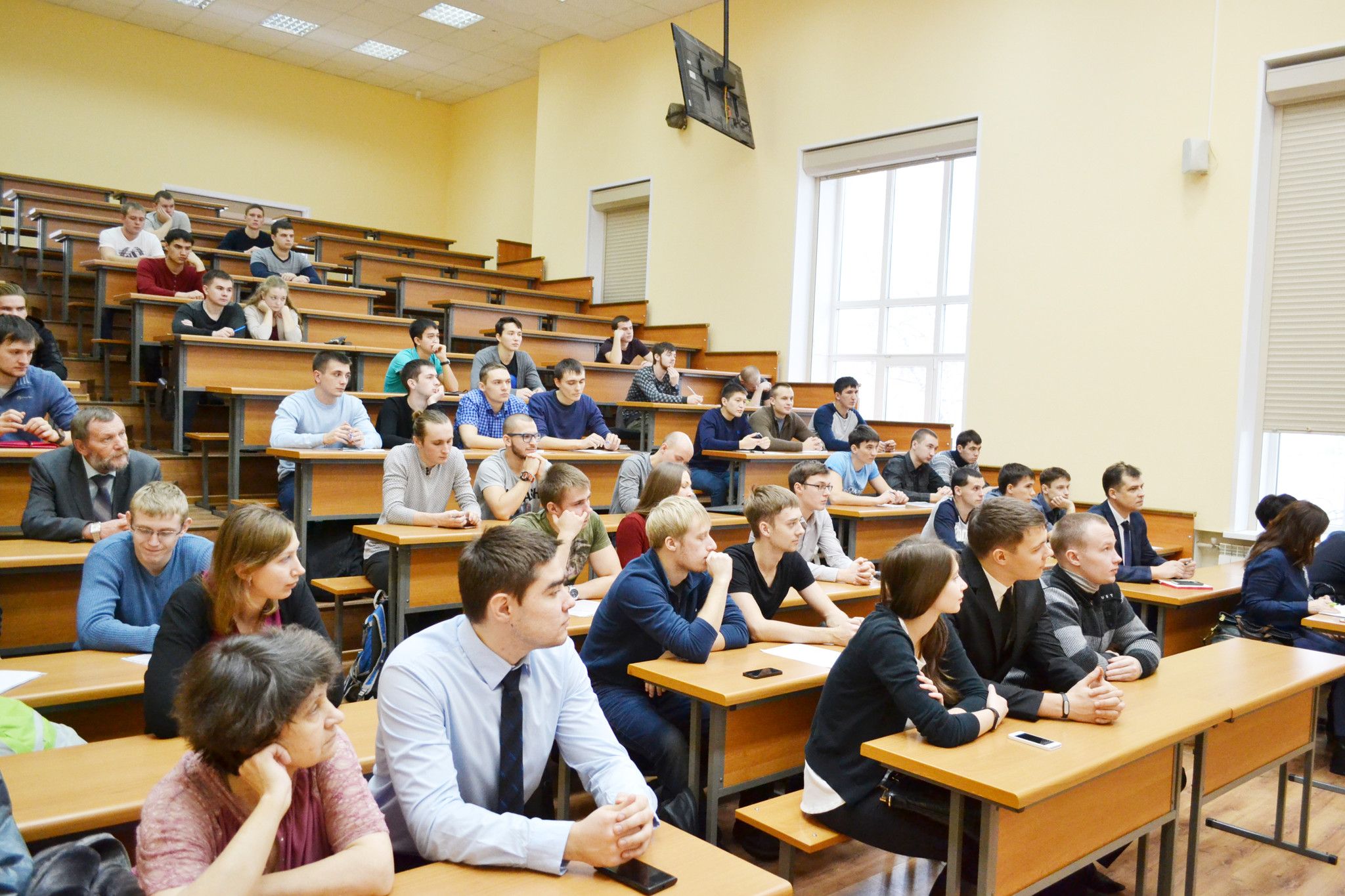 Ресейдің ЖОО-дары дәстүрлі оқу форматына оралады