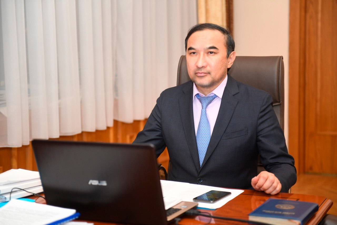 Ержан Бабақұмаров ЖОО басшыларымен жатақхана құрылысы жөнінде жиын өткізді