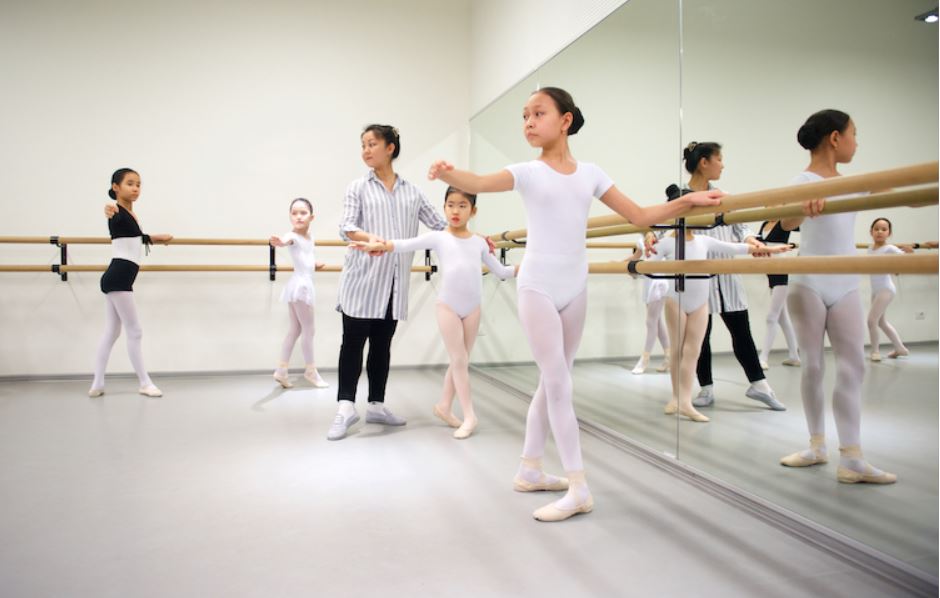 Бас театрдағы балалар студиясы