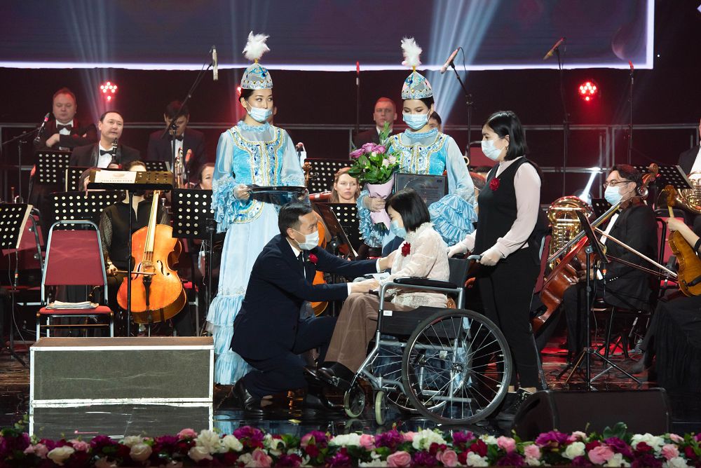 Қайырымды да батыл жандар  құрмет төрінде