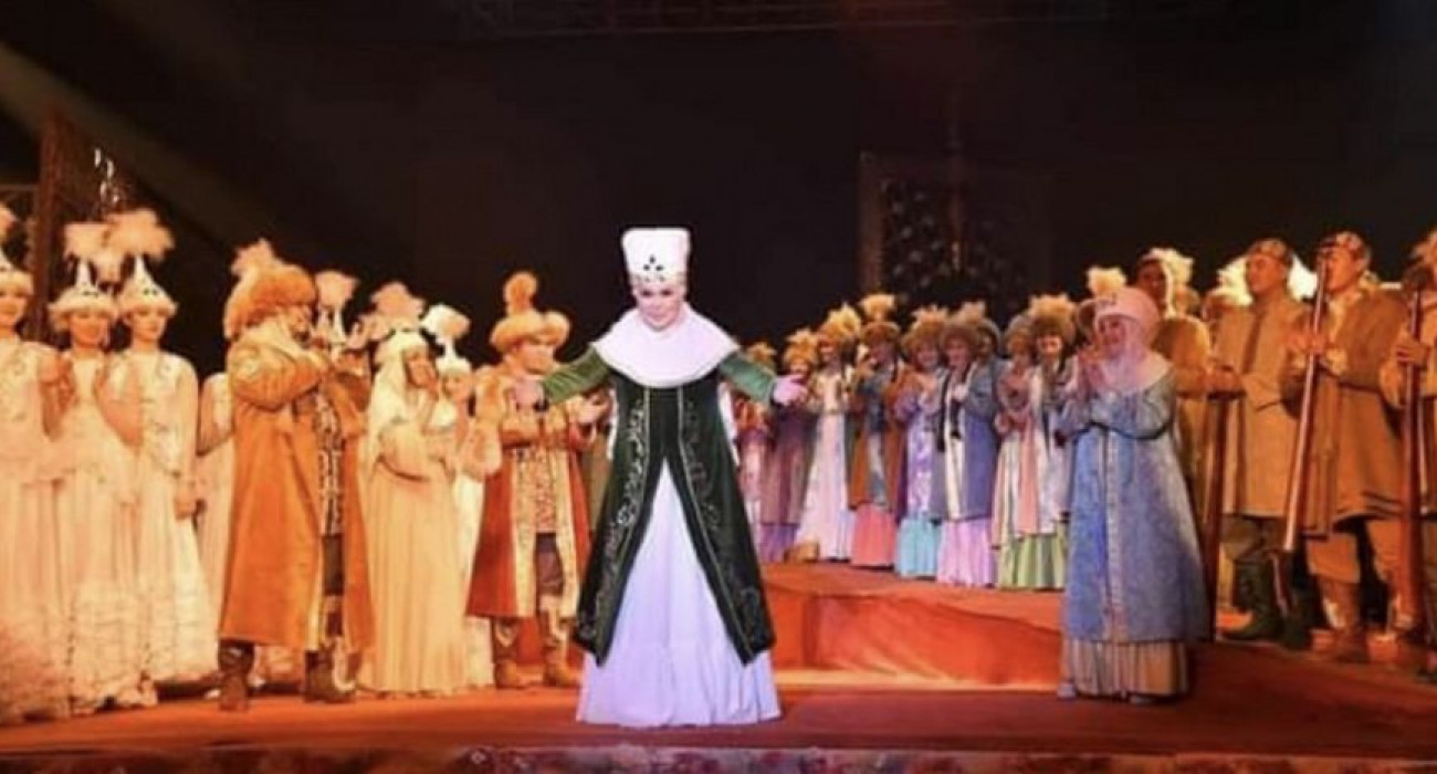 Бля писательный орыс әжелері Порно фильм Бақытты отбасы