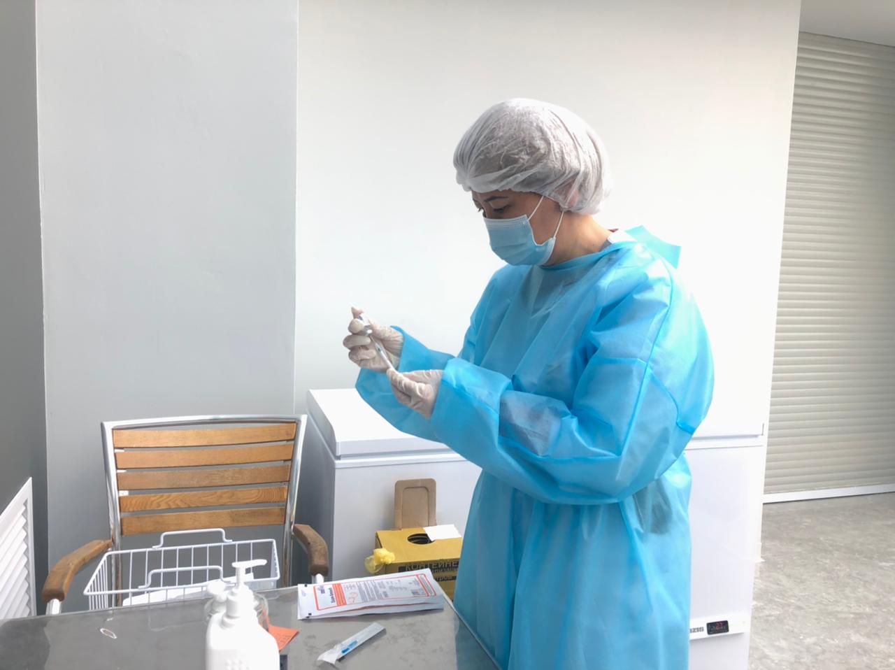 Шымкент: Жылжымалы егу пунктерінде ковидке қарсы вакцина салынуда