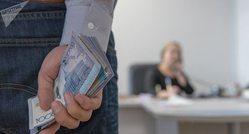 Атырауда үй қызметшісі сейфтен 56 млн теңгені ұрлап кеткен