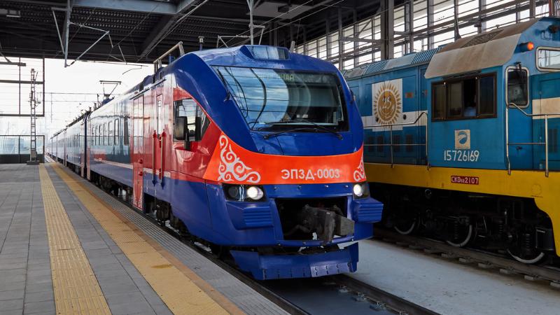 Алакөлге апаратын жолаушылар пойызы жолға шықты