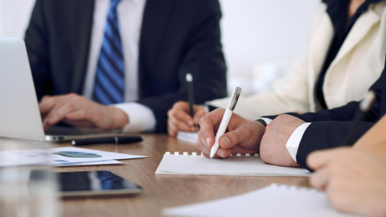 Атырауда округ әкімінің сайлауына 73 үміткер ұсынылды