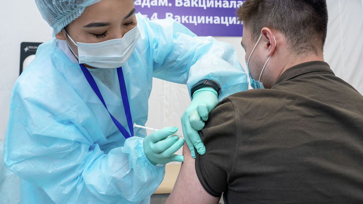 Атырауда Құрбан айт күні вакцина алуға болады