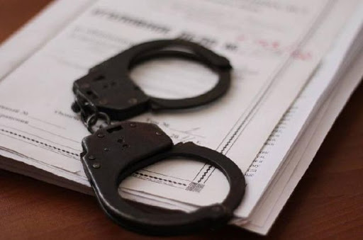 Атырауда 45 жастағы әйелді тонап кетті