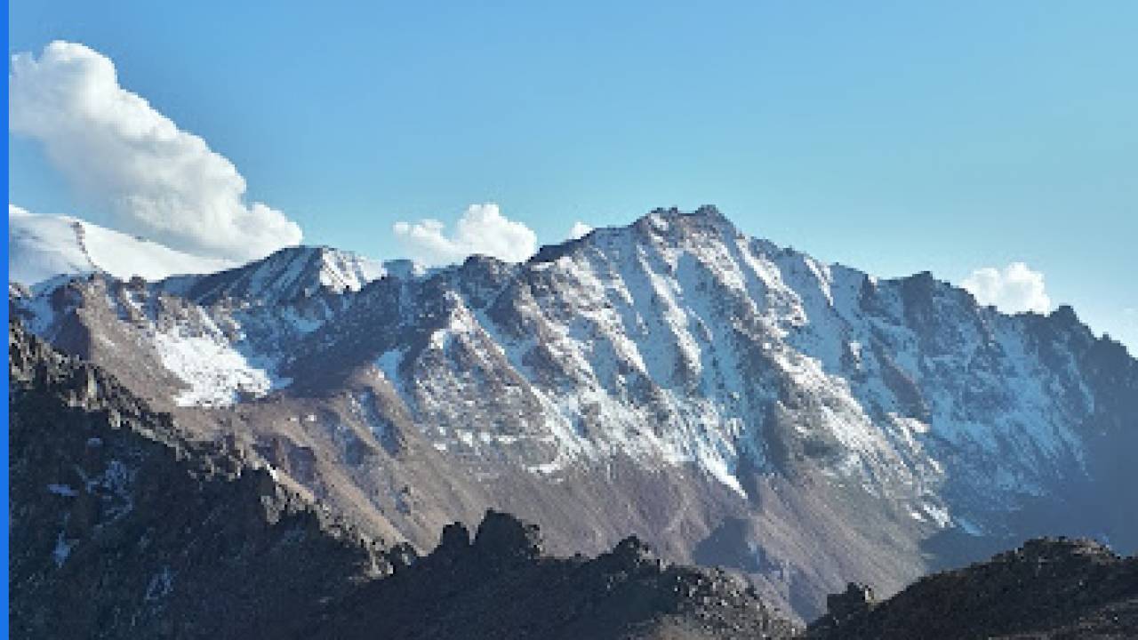 Алматыда тауда құлаған турист құтқарылды