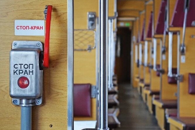 Көлік полицейлері поезд жолаушысын әкімшілік жауапкершілікке тартты
