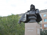 Қаламгерге қоладан мүсін қойды