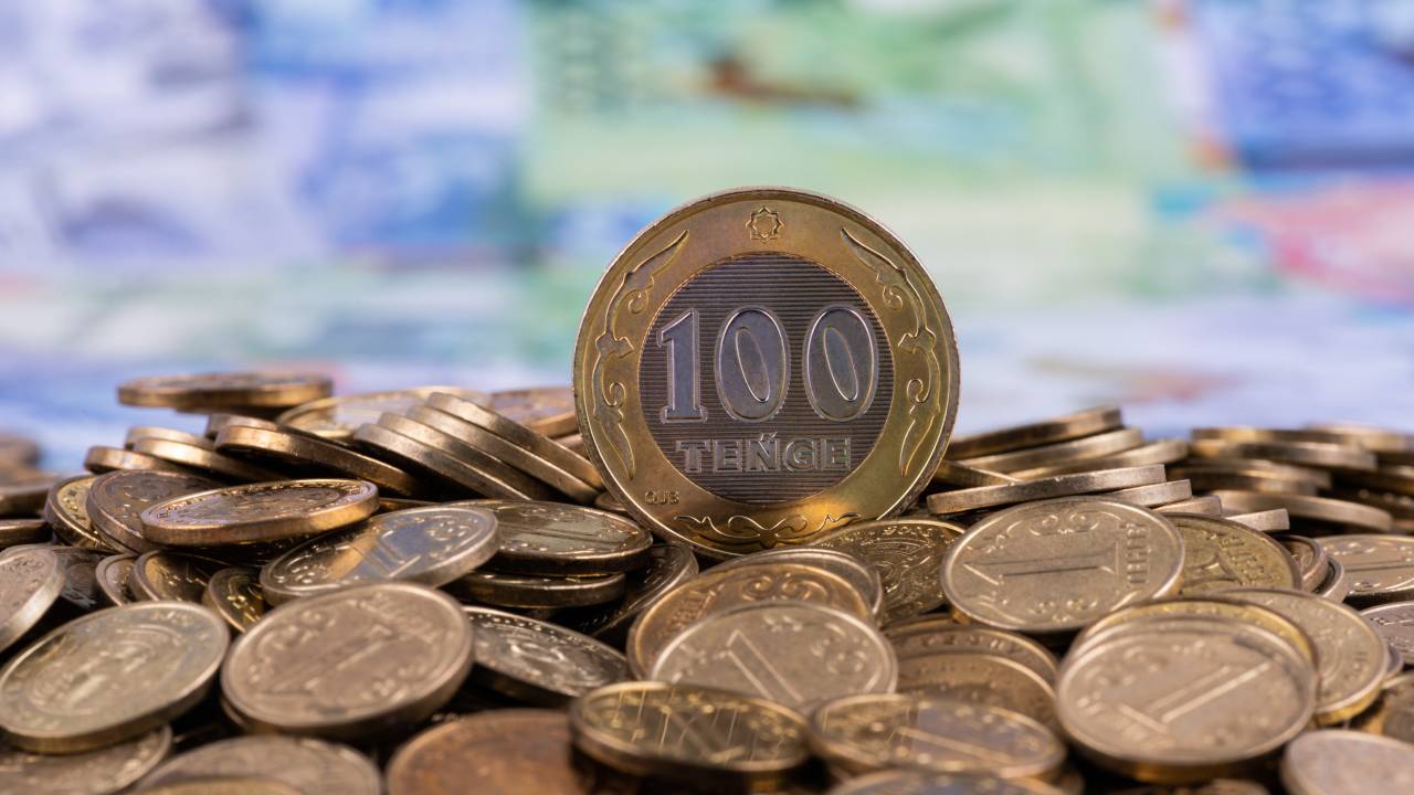 Қазақстандықтар қағаз ақшадан бас тартуда