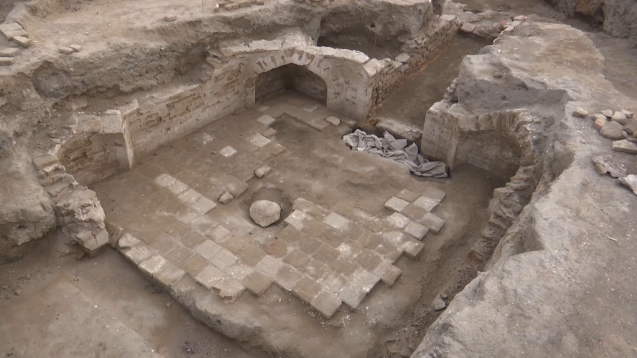 Атырауда көне керуен сарайдың қалдықтары табылды