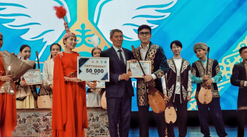 Жас күйшілер жарқылы