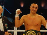 Жан Кособуцкий доминикандық боксшымен жұдырықтасады