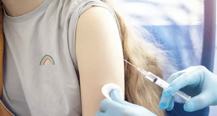 Қазақстанда қай жастағы балаларға вакцина салынатыны айтылды