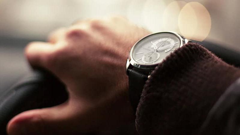 Елордада такси жүргізушісі жолаушының алтын сағатын ұрлап кеткен