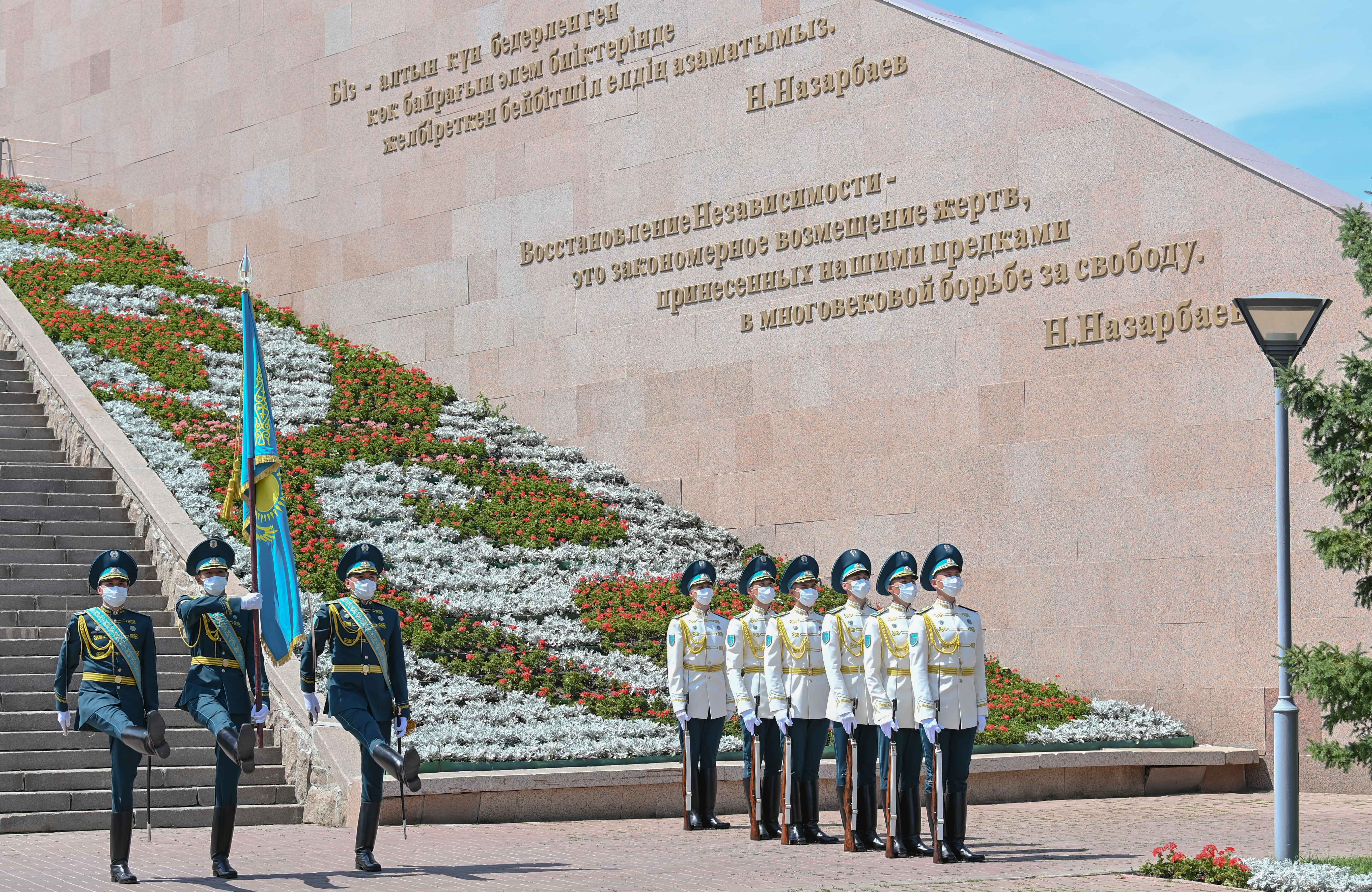 Елбасы егемен елдің еңсесін тіктеді