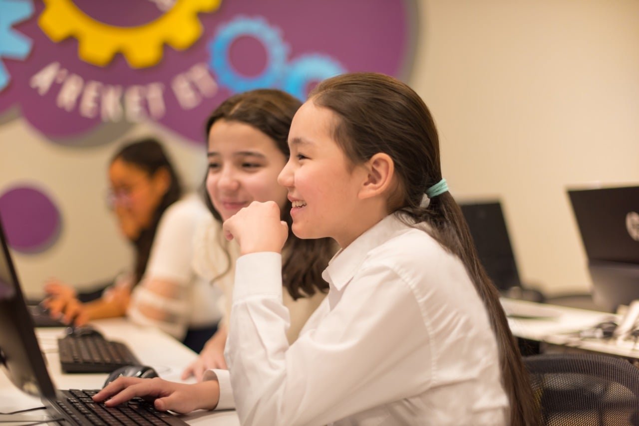 Оқушылар әлемдік олимпиадалардан 26 медаль жеңіп алды