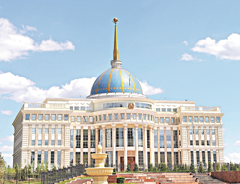 Адам мемлекет үшін емес, мемлекет адам үшін