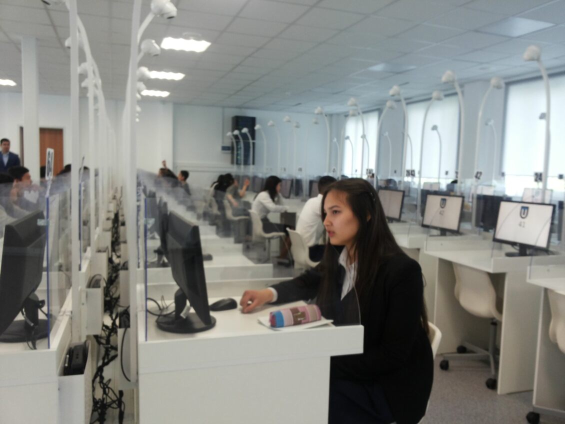 Биыл ҰБТ тапсырушыны бір емес екі камера бақылайды