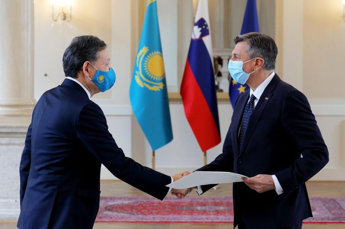 Қазақстан Елшісі Словения Президентіне сенім грамоталарын тапсырды