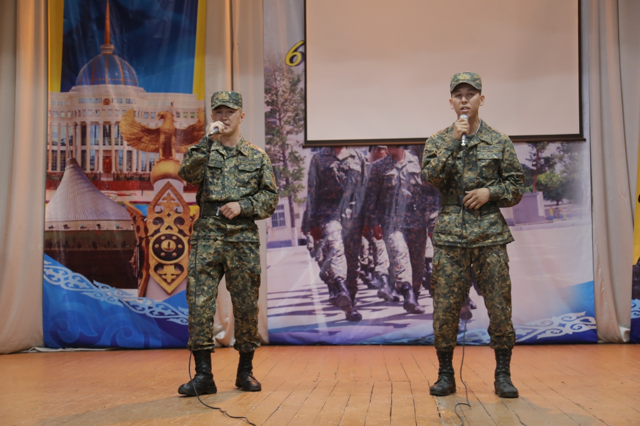 Әскердегі әдеби күн