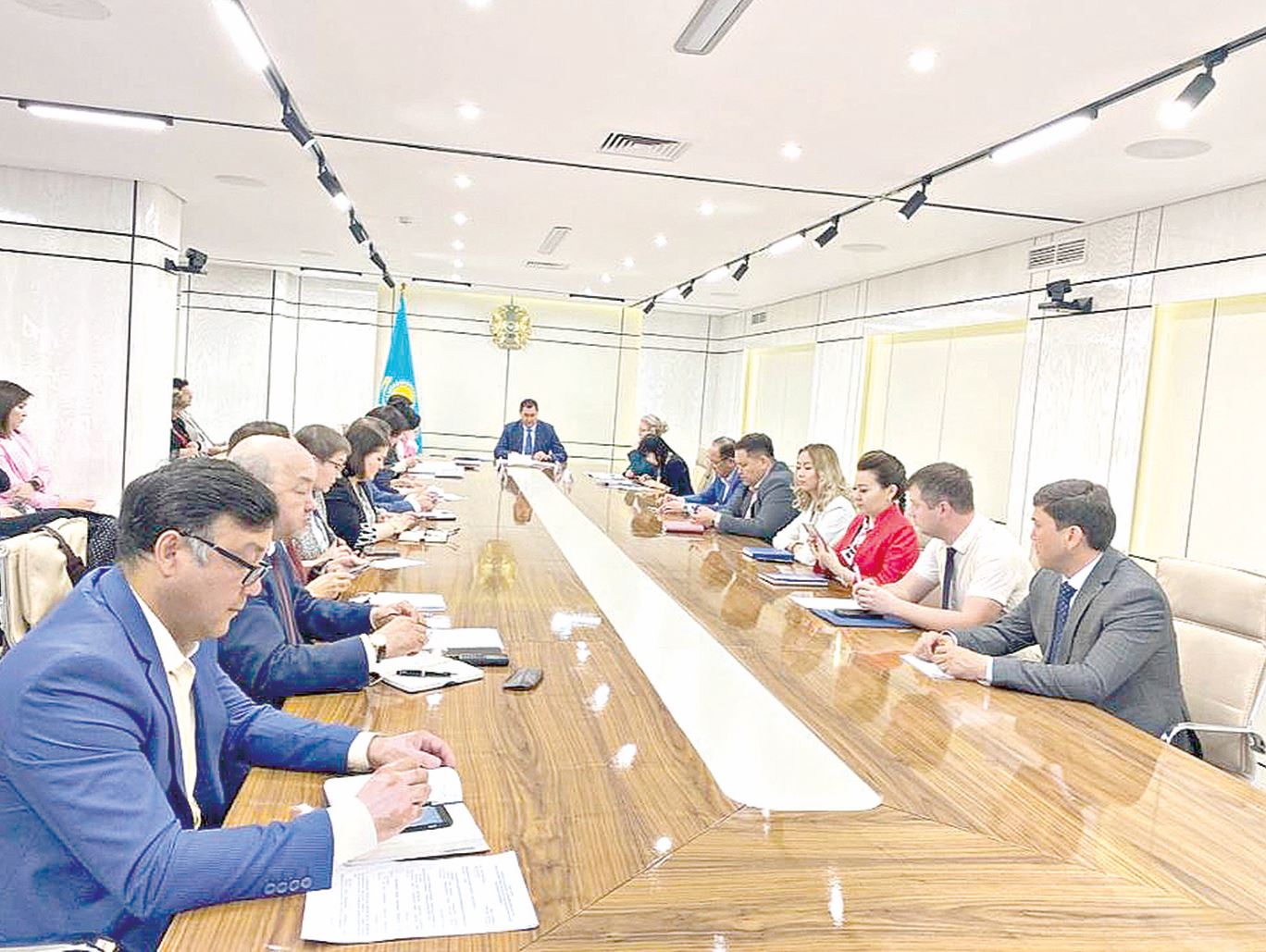 247 сайлау учаскесі жұмысын бастайды