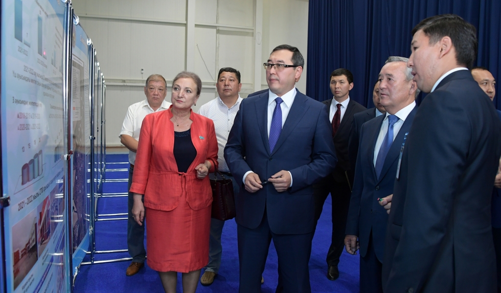 Ілгері адымдаған Іле ауданы әлеуметтік мәселеден де ада емес