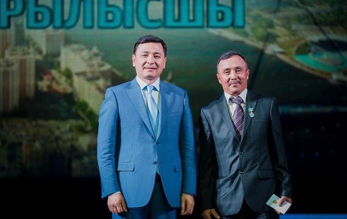 ф