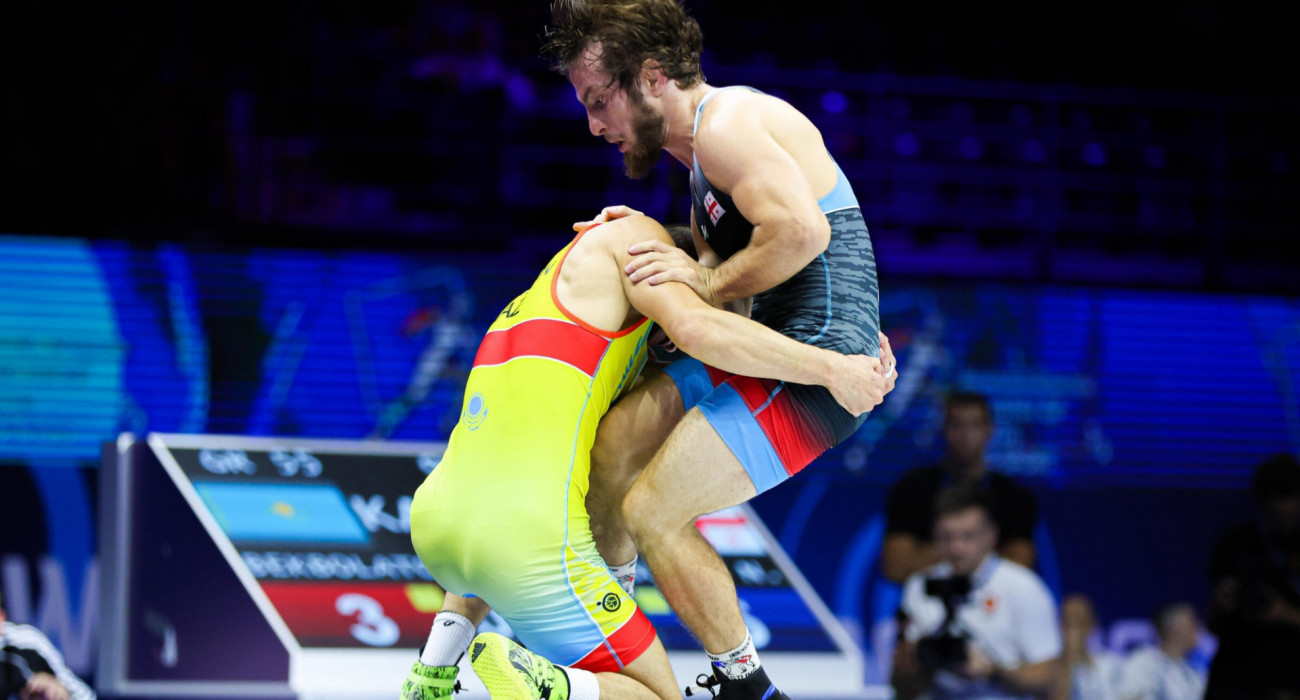 Жігіт желіде саябақтарда сермеп жүр