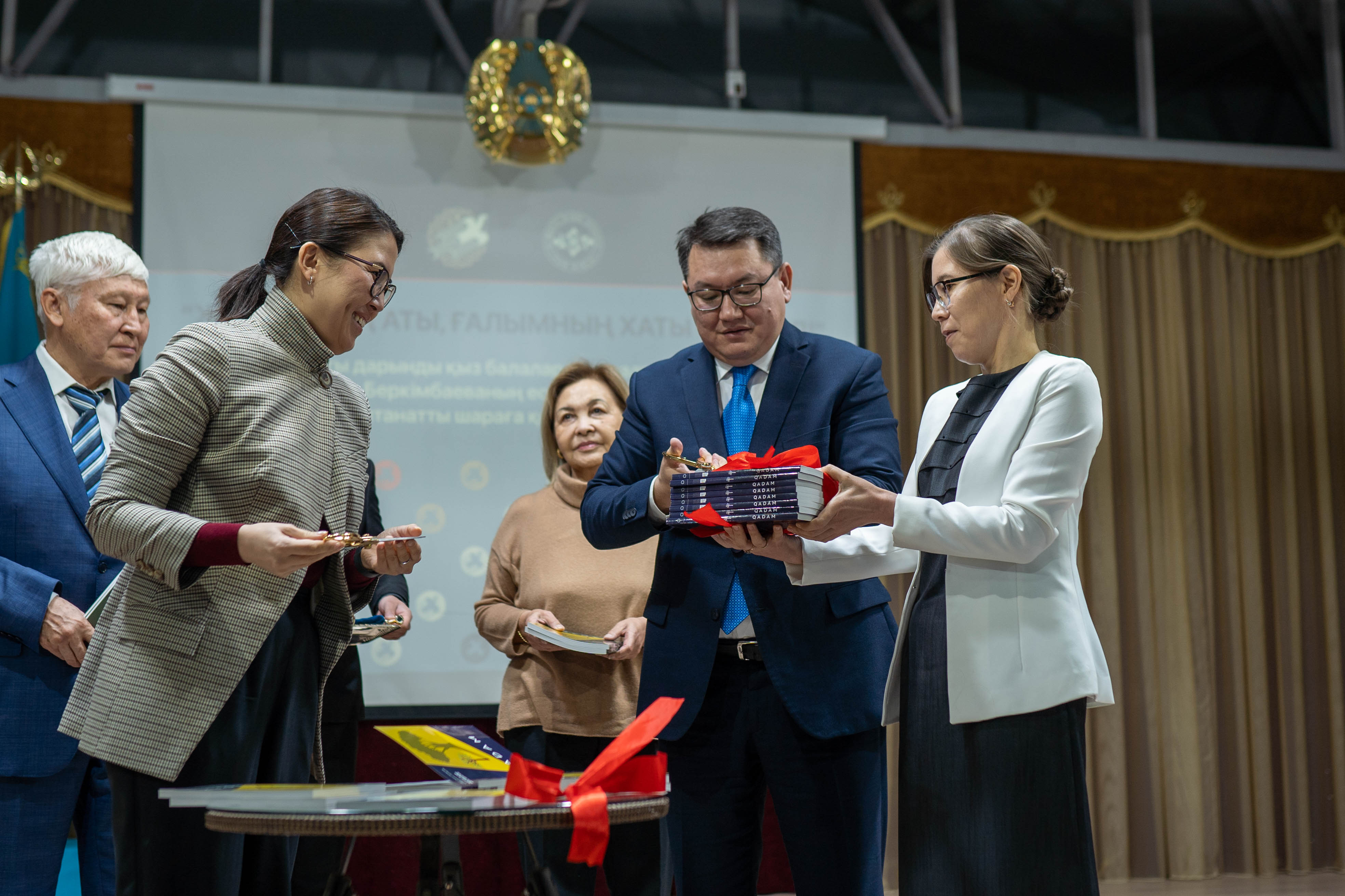 Абыройы асқақ ұстаз