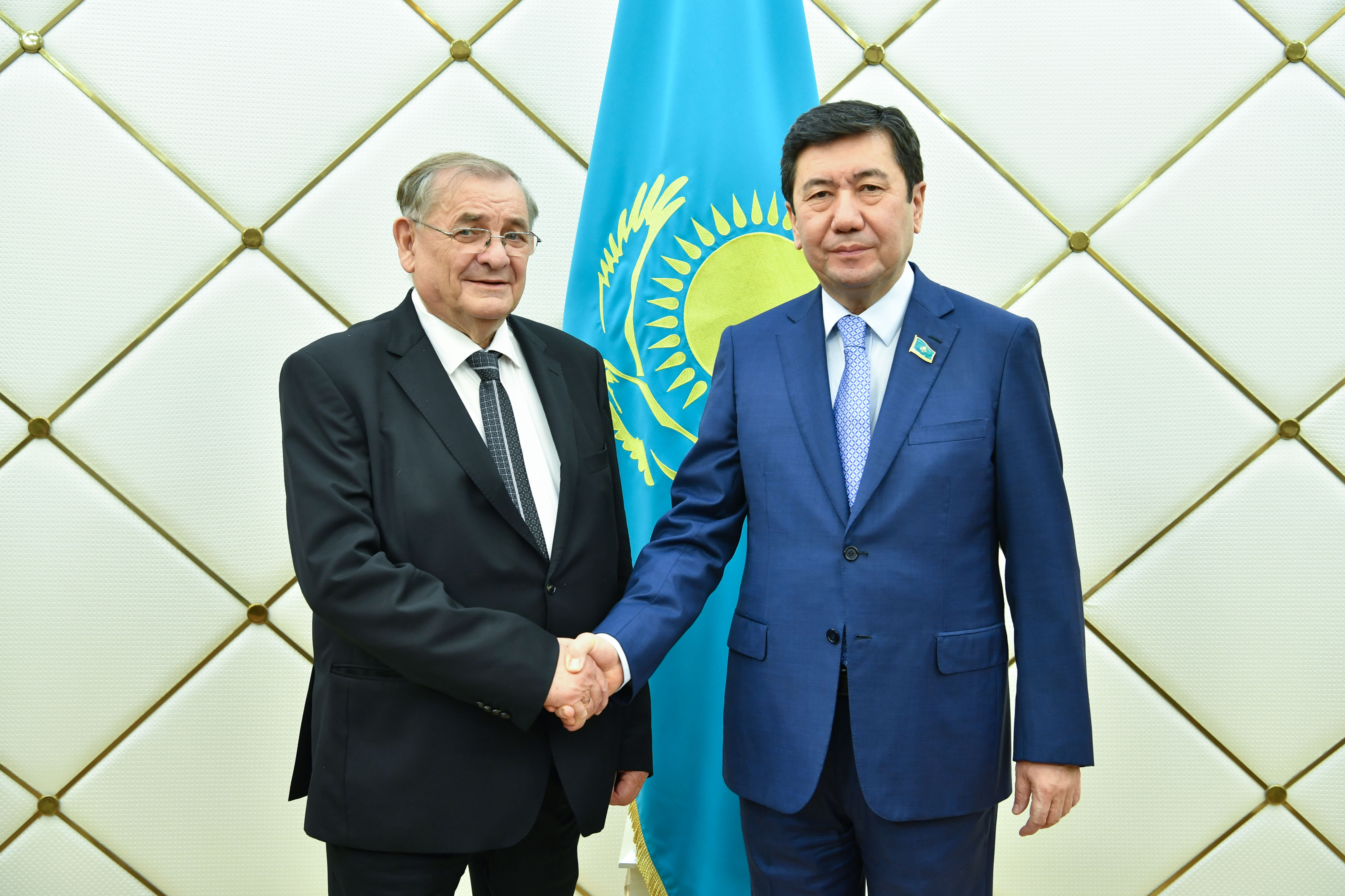 Екіжақты байланыстар нығайған кезең