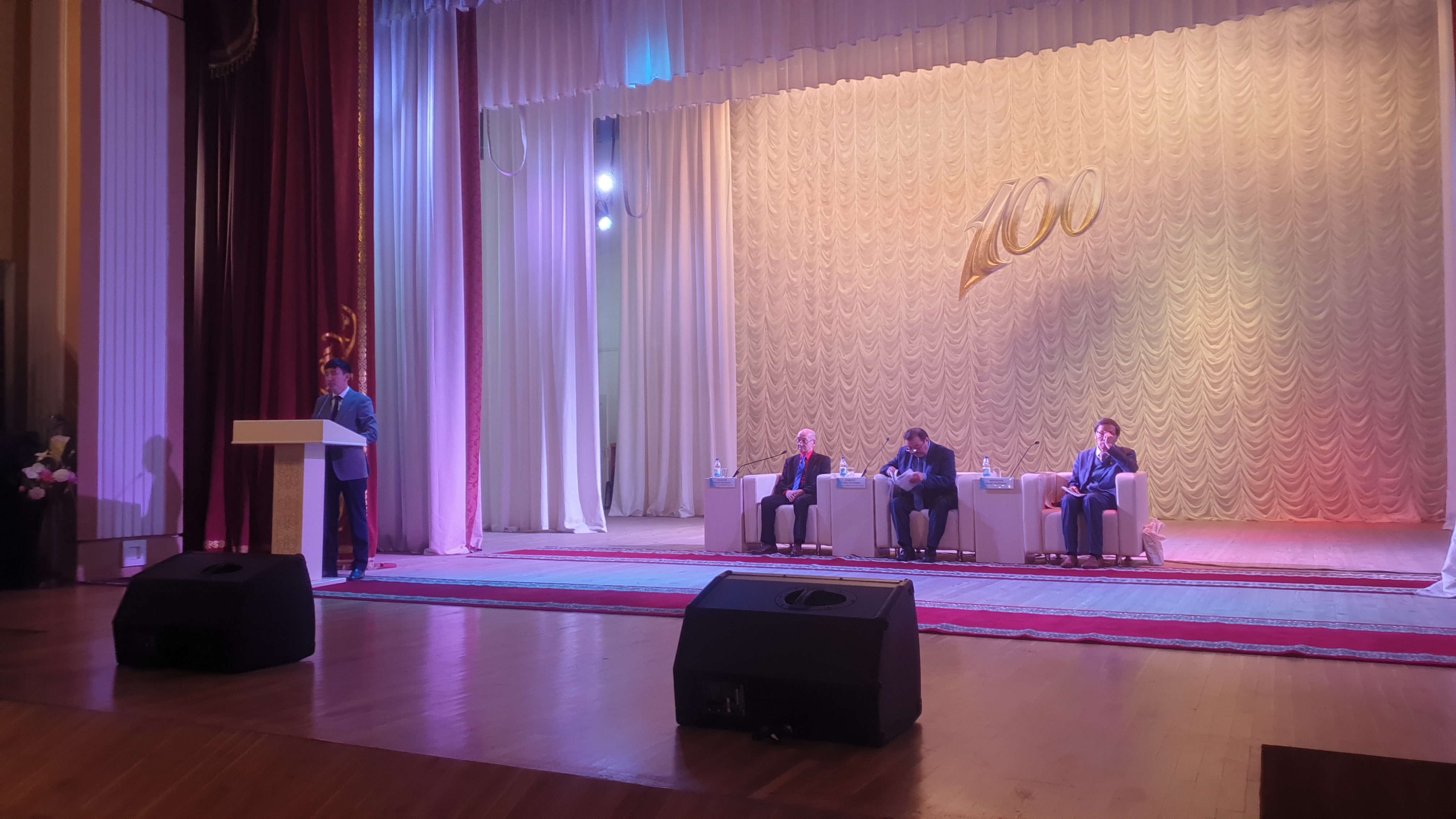 Басына бұлт ерткен ақын