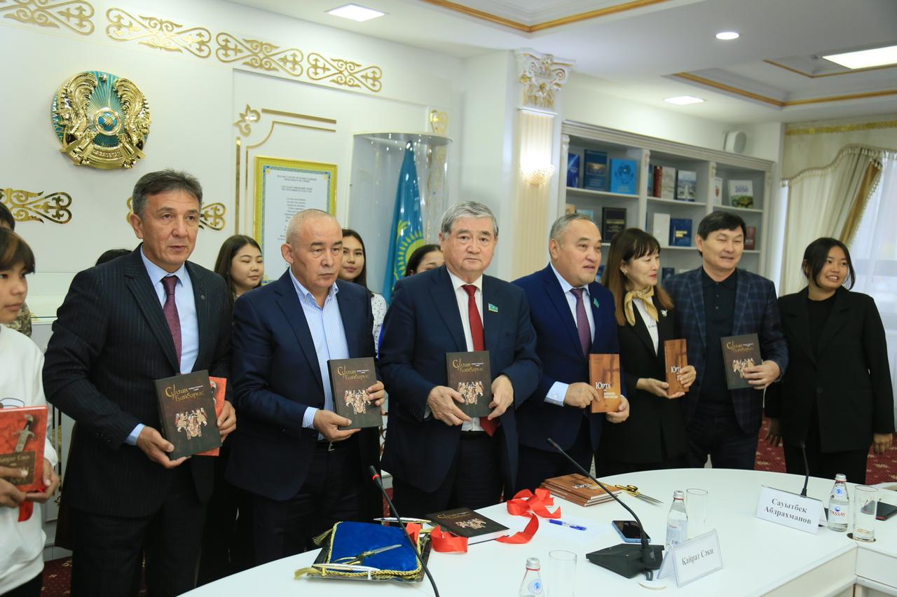 Деректерді түпнұсқадан сөйлеткен