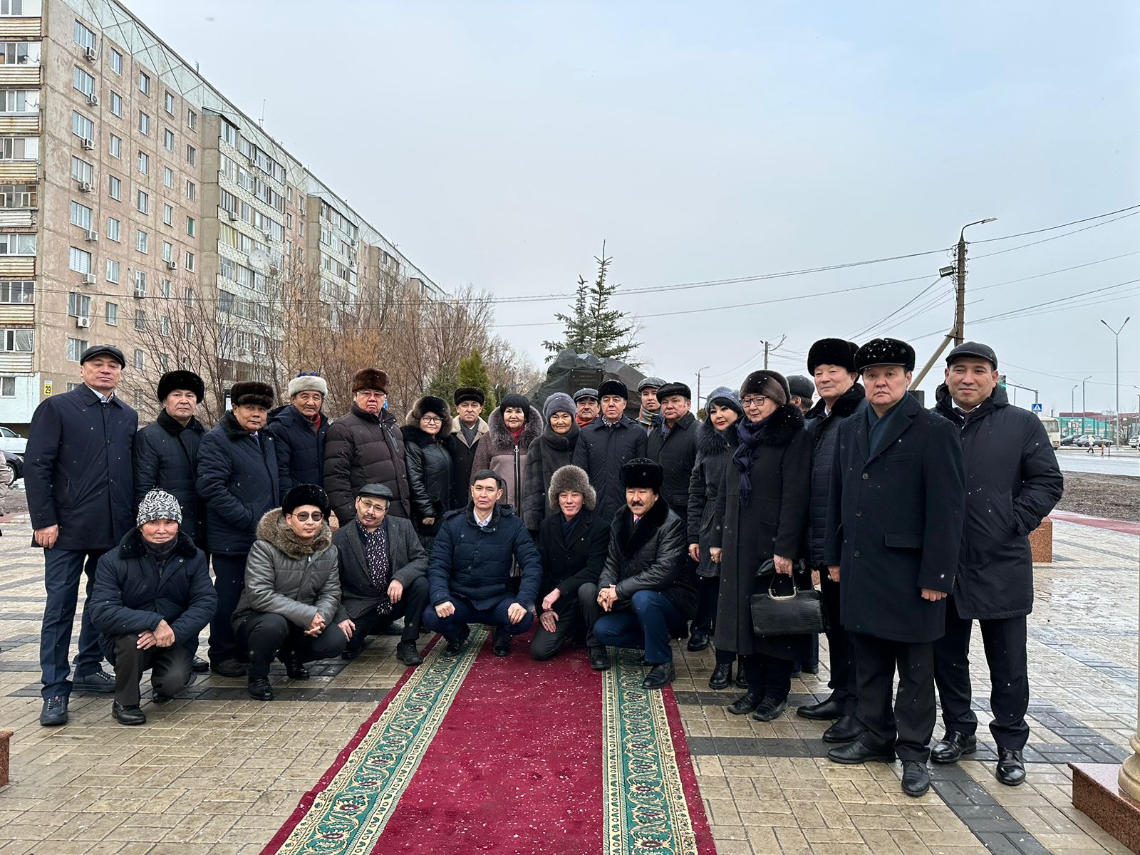 Оралдағы қаламгерлер алаңы