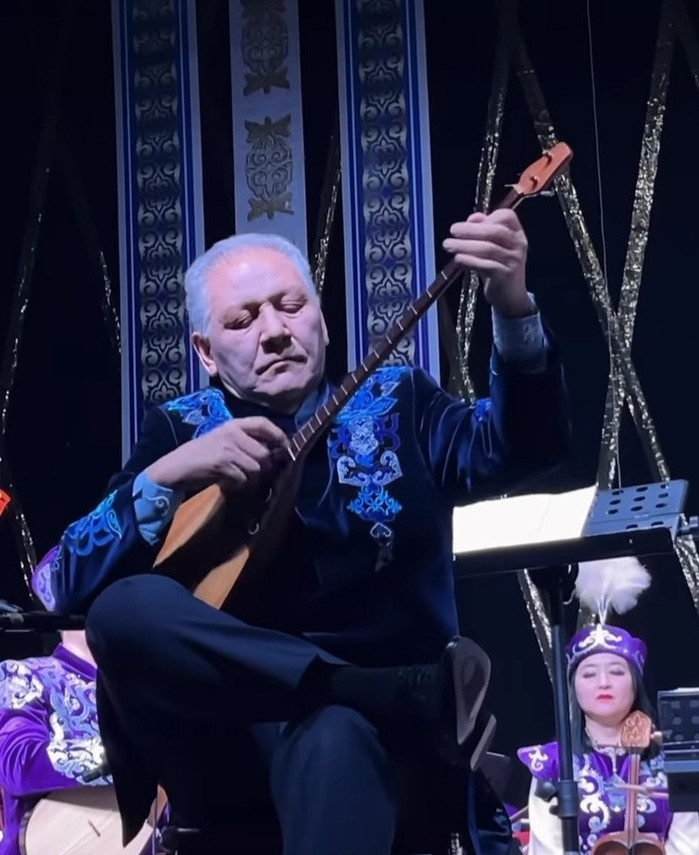 Күмбірлеген күй кеші
