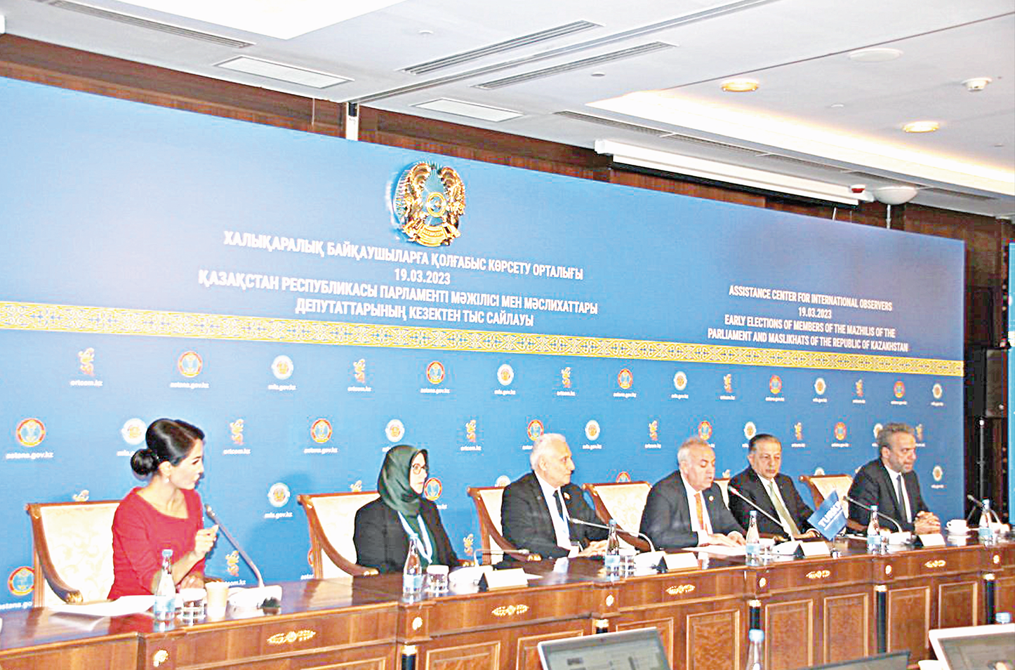 Шетелдік байқаушылар: Қазақстан демократияға толық бет бұрды