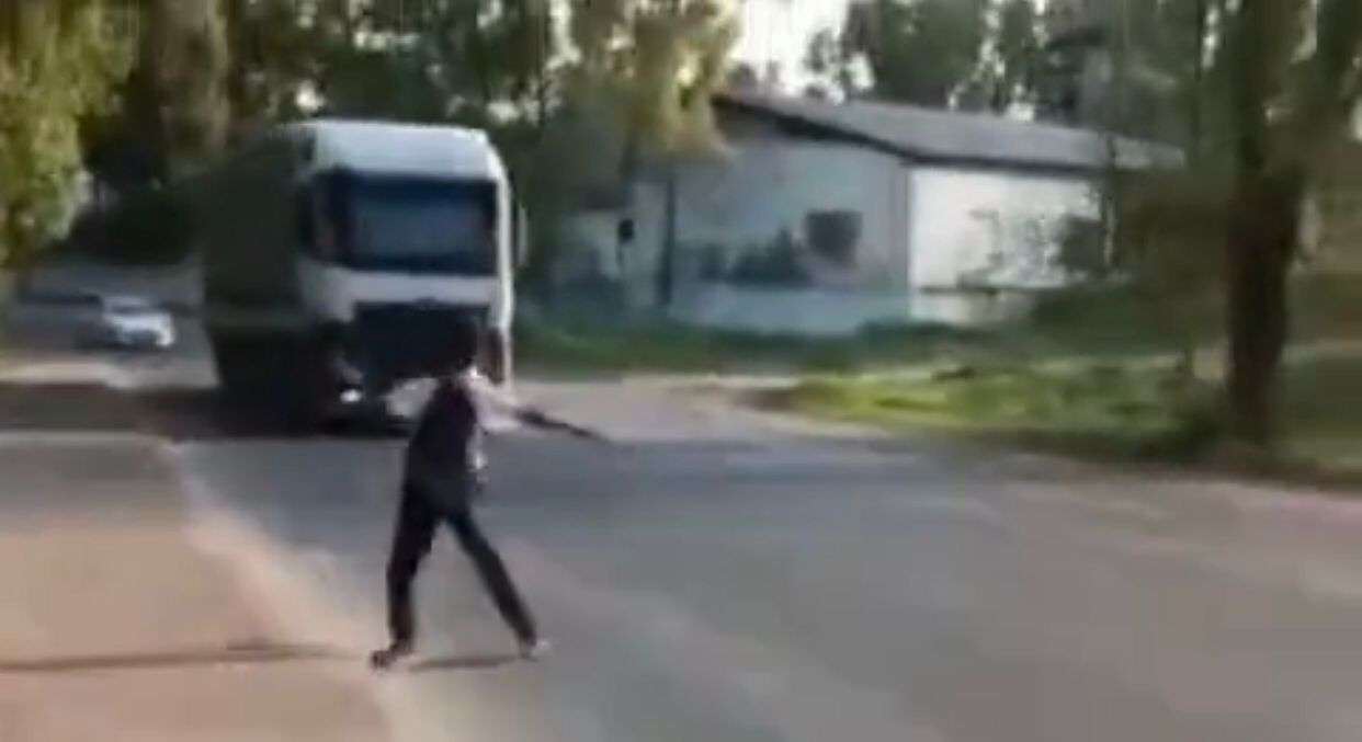 Алматы облысында көлік алдына секіріп ойнаған оқушының ата-анасы жазаланды