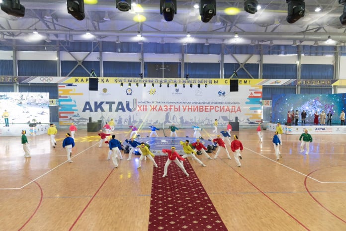 Универсиада жалауын көтерді