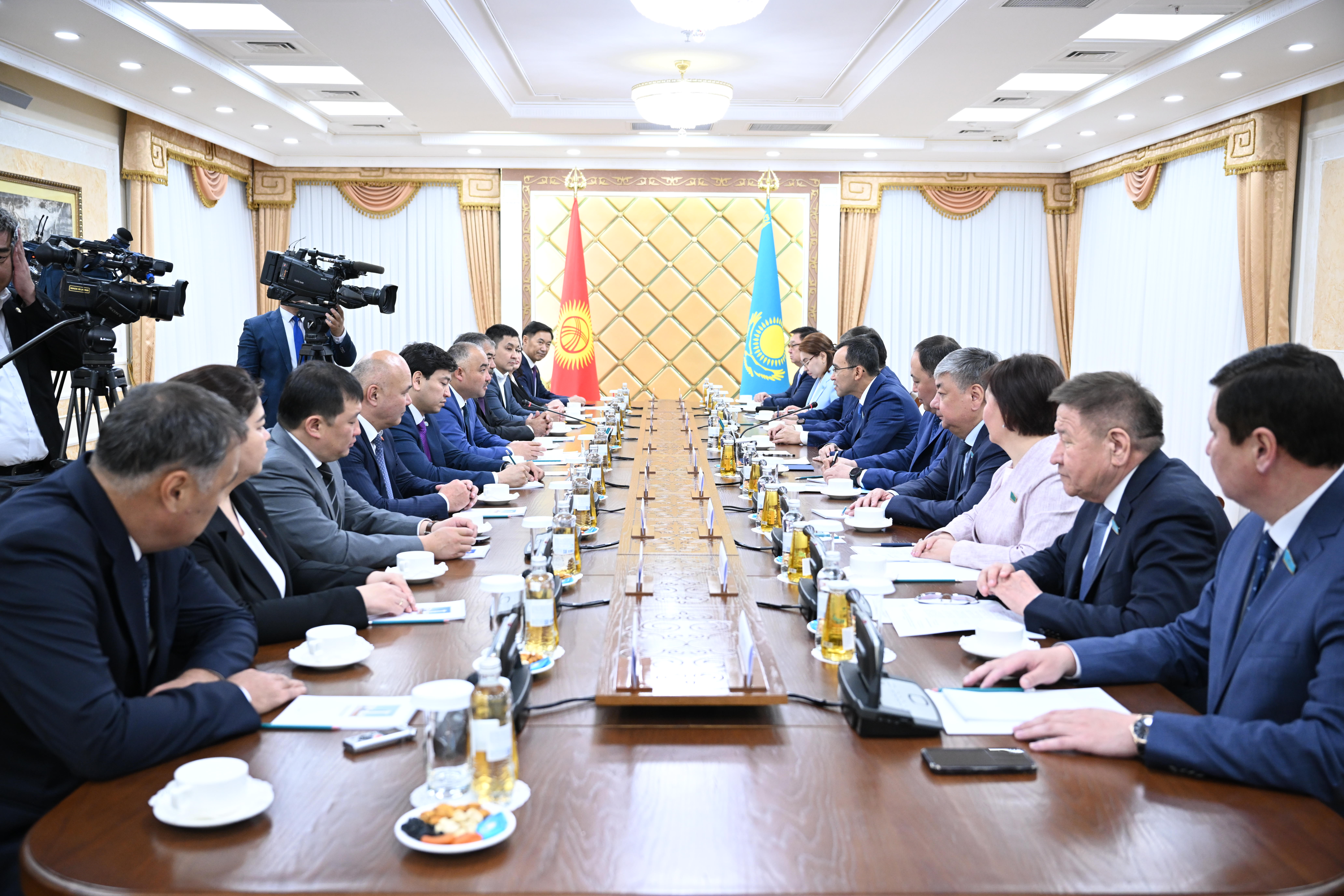 Қазақстан – Қырғызстан: Парламентаралық байланыс