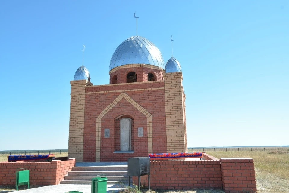 Уәли ханның мазары