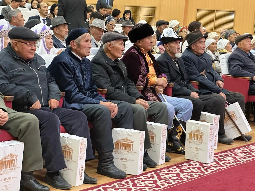 Сый-құрметке бөленді